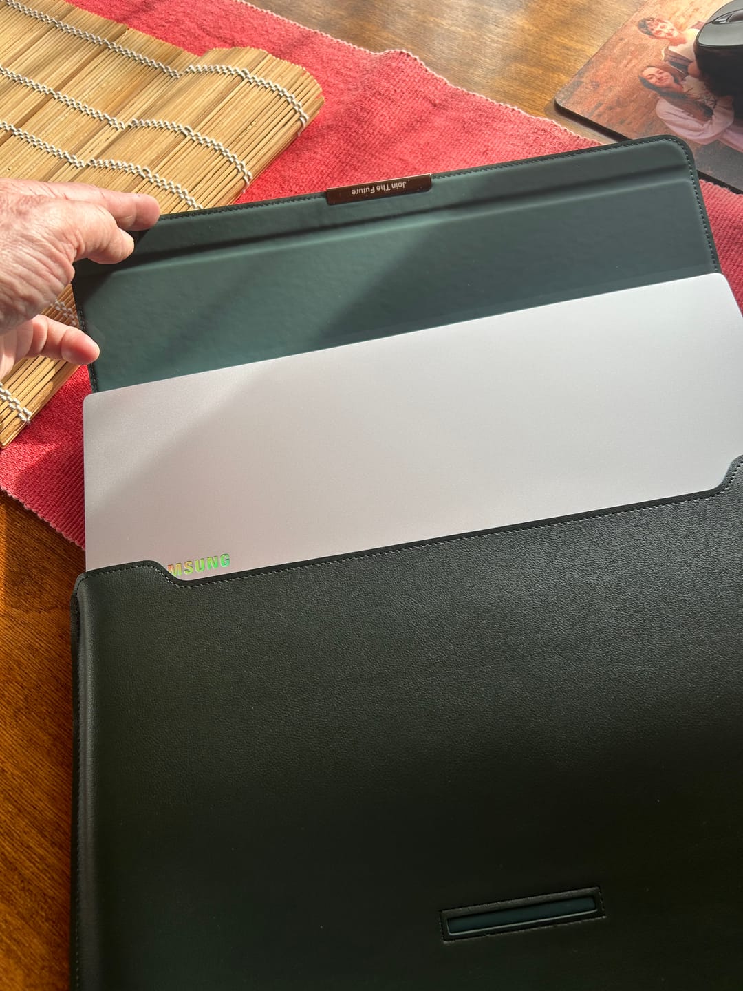 Customer photo review of Funda Notebook Smart Workstation