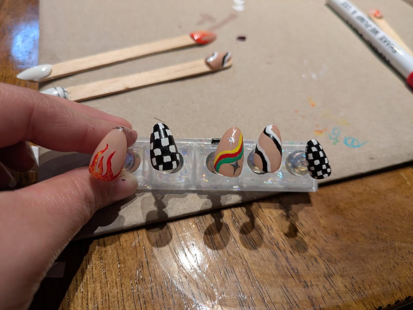 Customer photo review of 12 Colors Nail Marker Pen