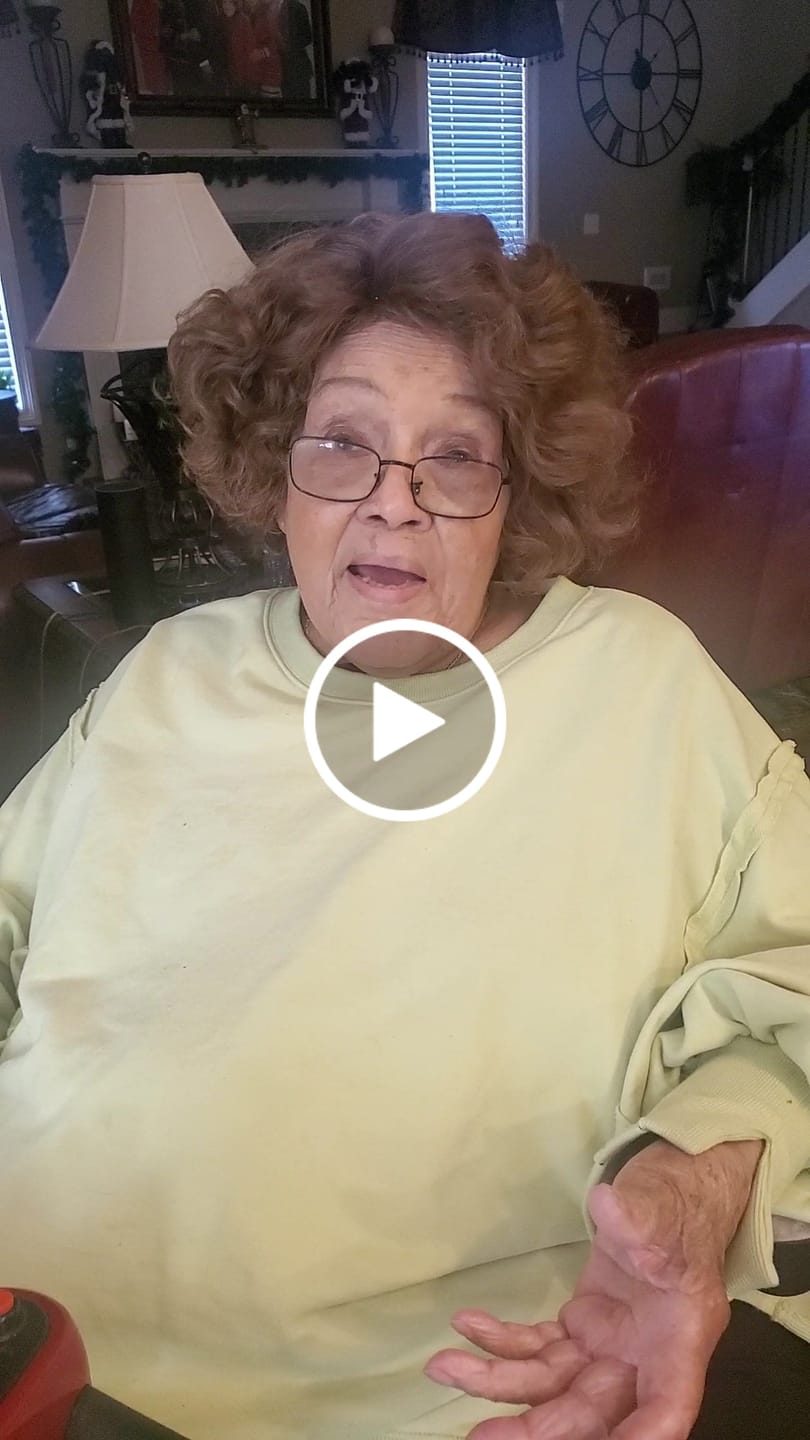 Customer video review of Talc-Free Coconut Milk & Oats Body Powder