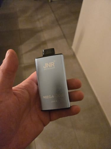Customer photo review of JNR - Mega Box 25K bouffées - 2% de Nicotine - Puff Jetable / Vape Disposable