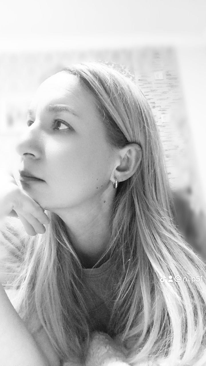 Customer photo review of Kyra Earrings