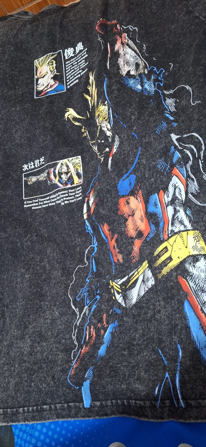 Customer photo review of Camisa All Might Toshinori - My Hero Academia