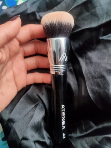 Customer photo review of RUNWAY COLLECTION - JL2 BROCHA PARA BASE