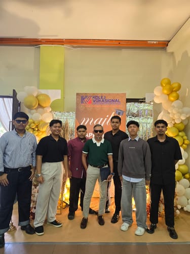 Customer photo review of Zita Wave Knit Tee - Emerald Open Collar