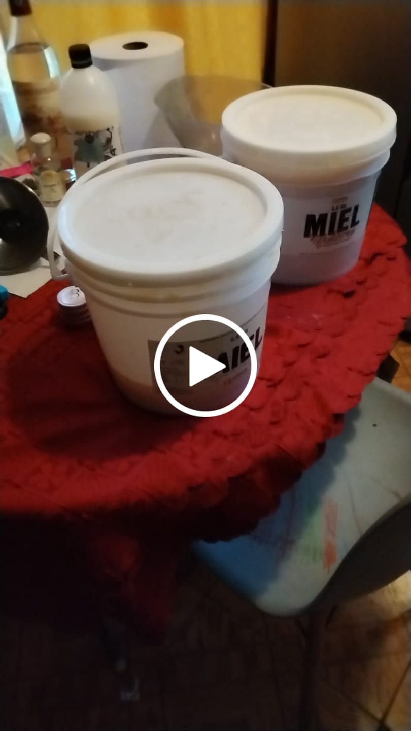 Customer video review of Balde Miel Multiflora de La Región de Los Lagos 5,6 kilos