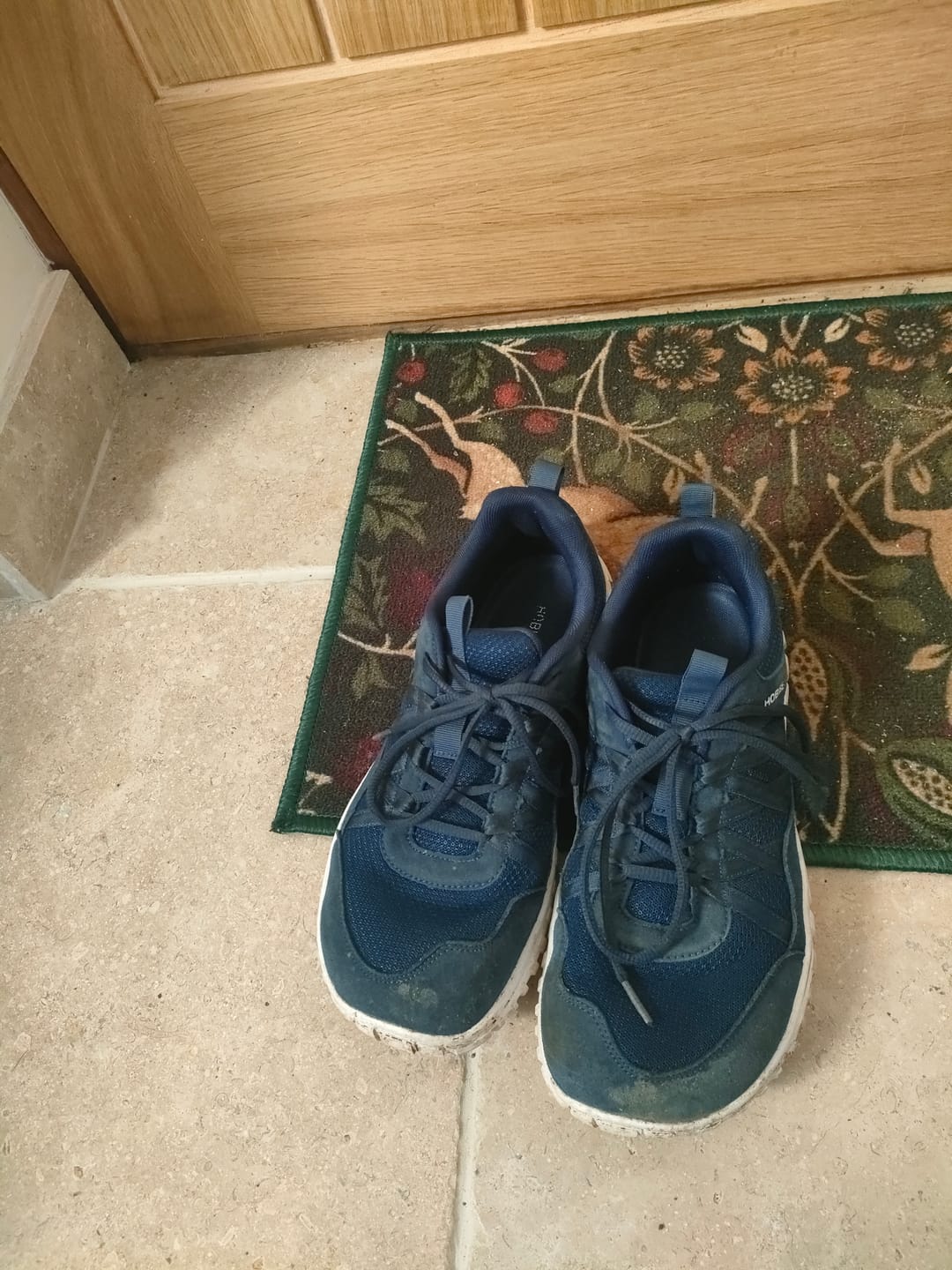 Customer photo review of Crag - Wide Toe Sneakers
