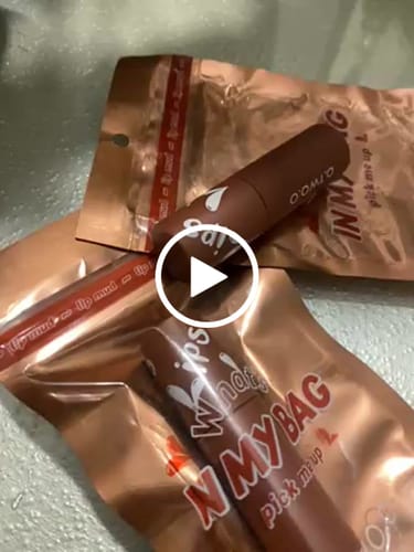 Customer video review of O.TWO.O LIP AND CHEEK MUD