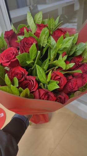 Customer photo review of Red Rose Greenery Bouquet