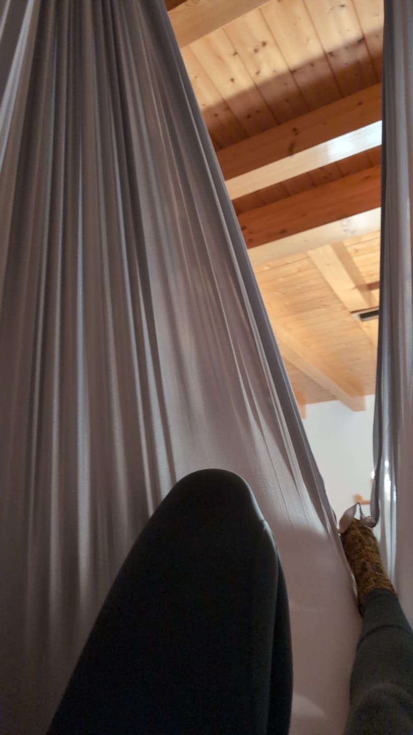 Customer photo review of Aerial Yogatuch - Hängematten Komplettset (Farbe Silbergrau)