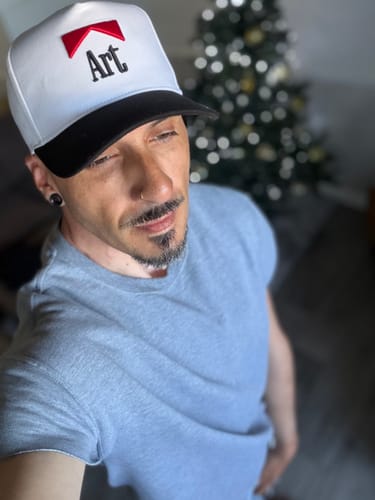 Customer photo review of Art Snapback (White/Black)