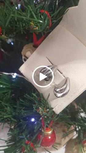 Customer video review of Orecchini "Gocce di magia"
