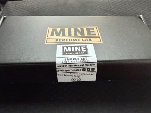 Scatola nera di un recensore per il Set campioni orientali e legnose.