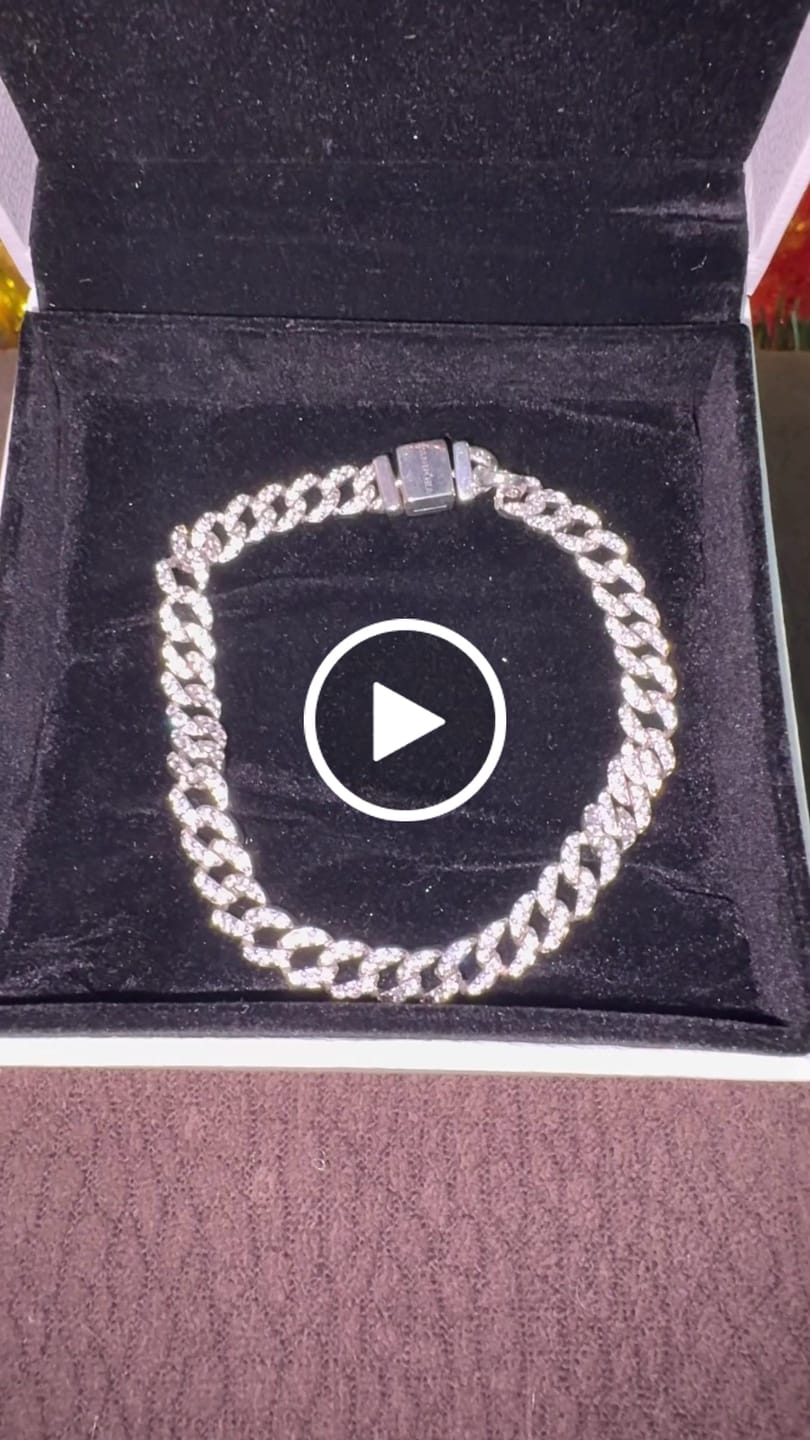 Customer video review of PULSERA PANDORA TENIS TIMELESS PAVE BRILLANTE PLATA + KIT DE REGALO
