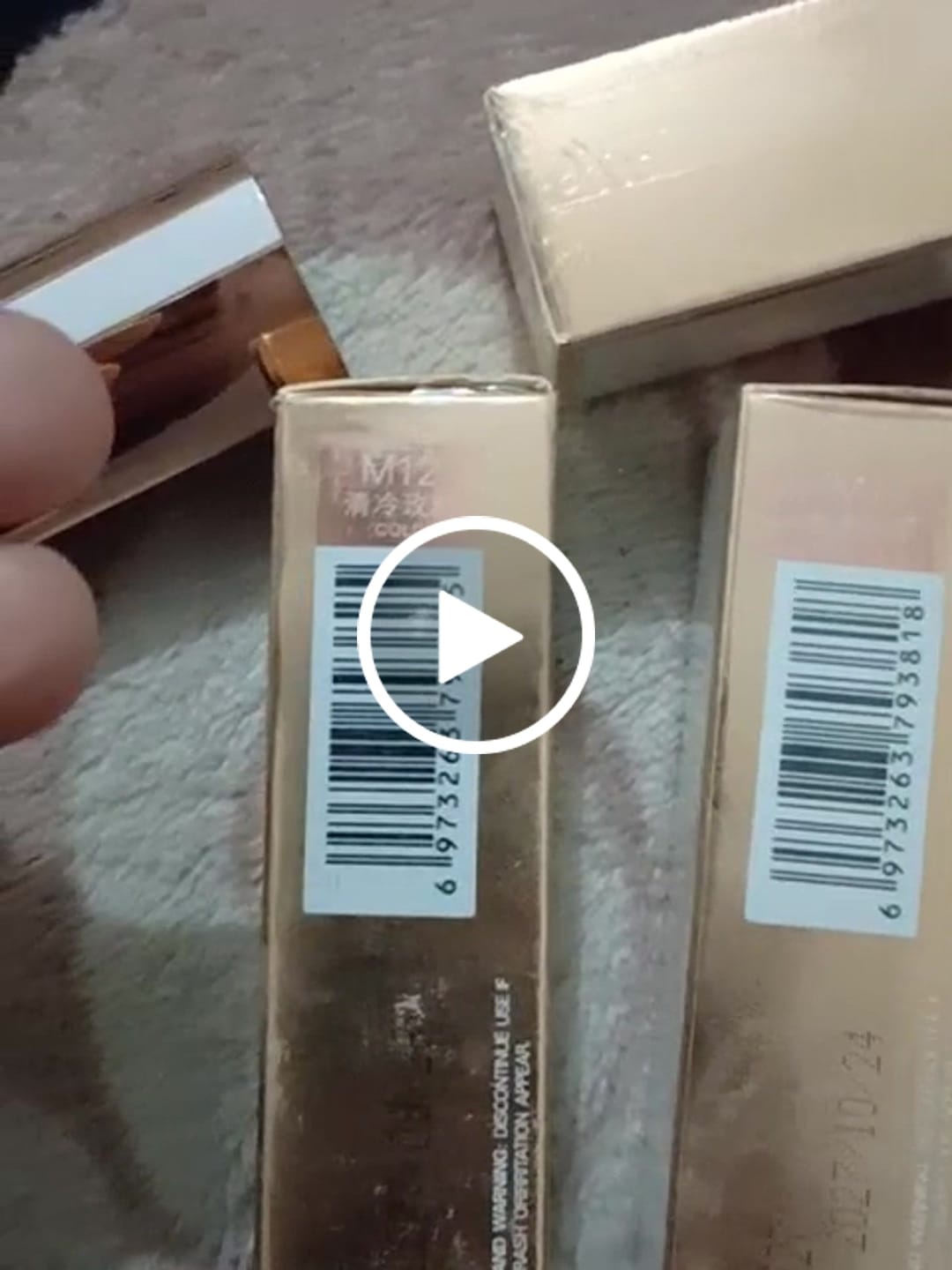 Customer video review of O.TWO.O MISTY KISS LOCK COLOUR MATTE LIPSTICK