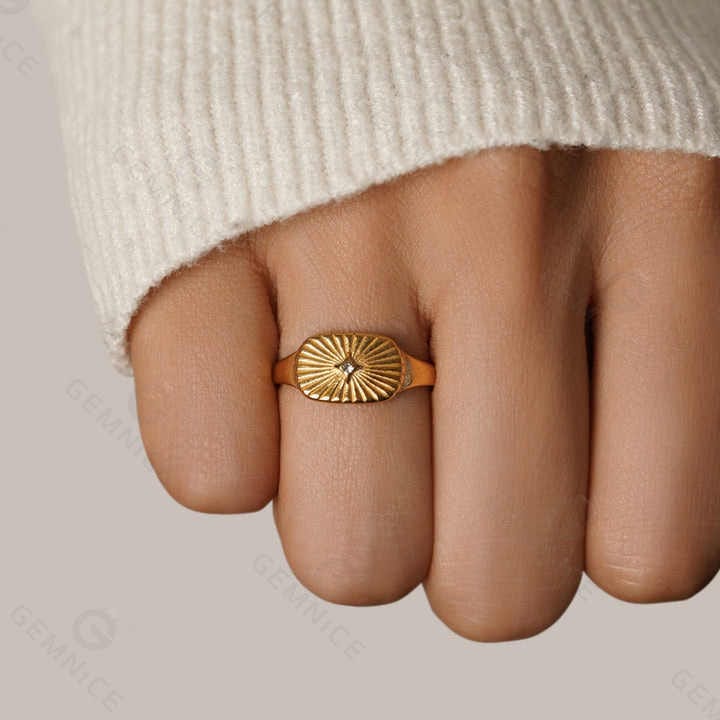 Customer photo review of Selia Gold Ring
