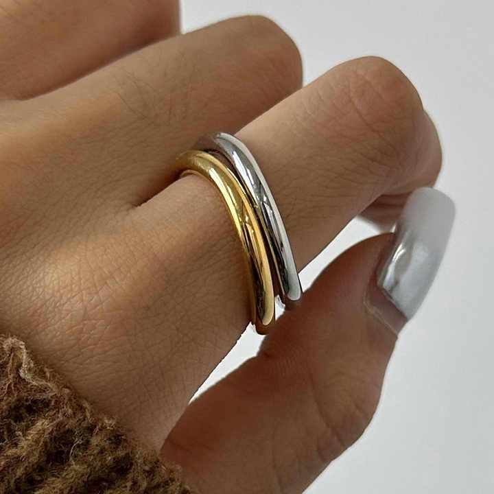 Customer photo review of Sophia Layered Ring