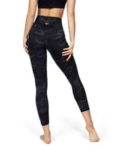 Customer photo review of Leggings Hero Performance™ Schwarz Camouflage