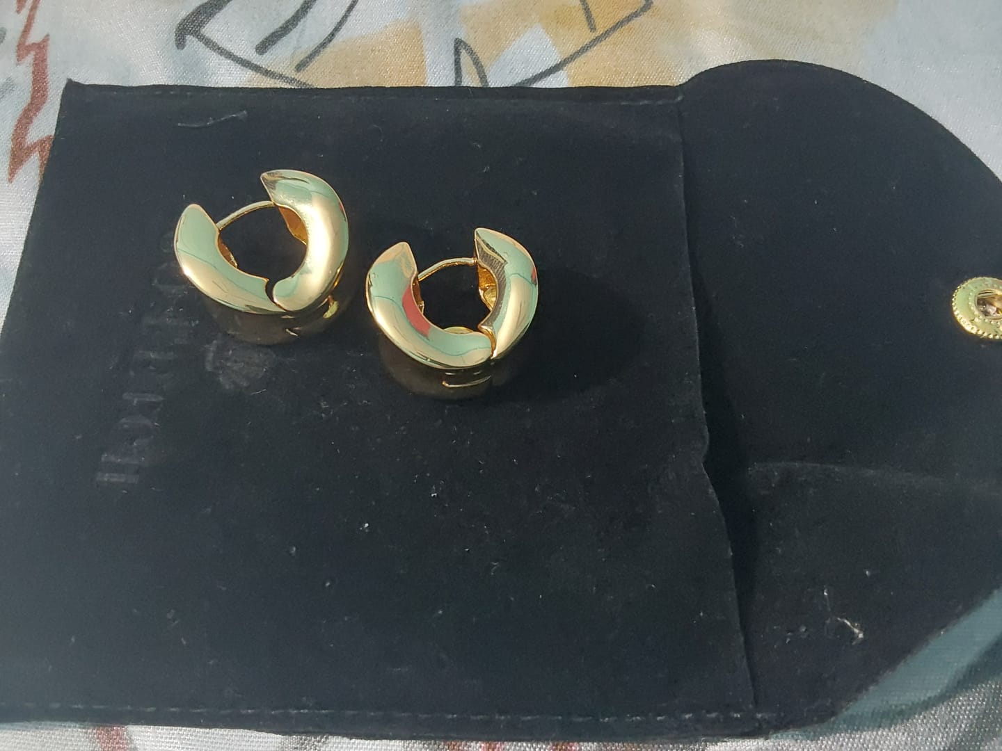 Customer photo review of Classic Gold Chunk Hoops