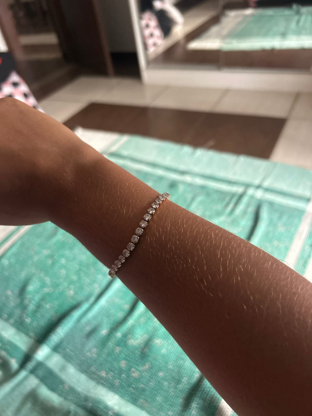 Customer photo review of Pulseira Riviera Banhada em Ouro 18k