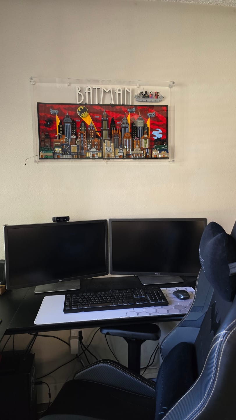 Customer photo review of Wall Mounted Display Case for LEGO® 76271 Batman: The Animated Series Gotham City™