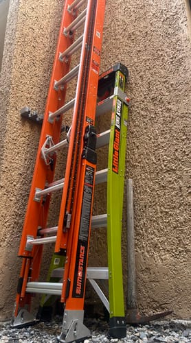 Customer photo review of Escalera de Extensión 28' (8.53 m) Sumostance ANSI Type IA Fibra de Vidrio Little Giant 15634