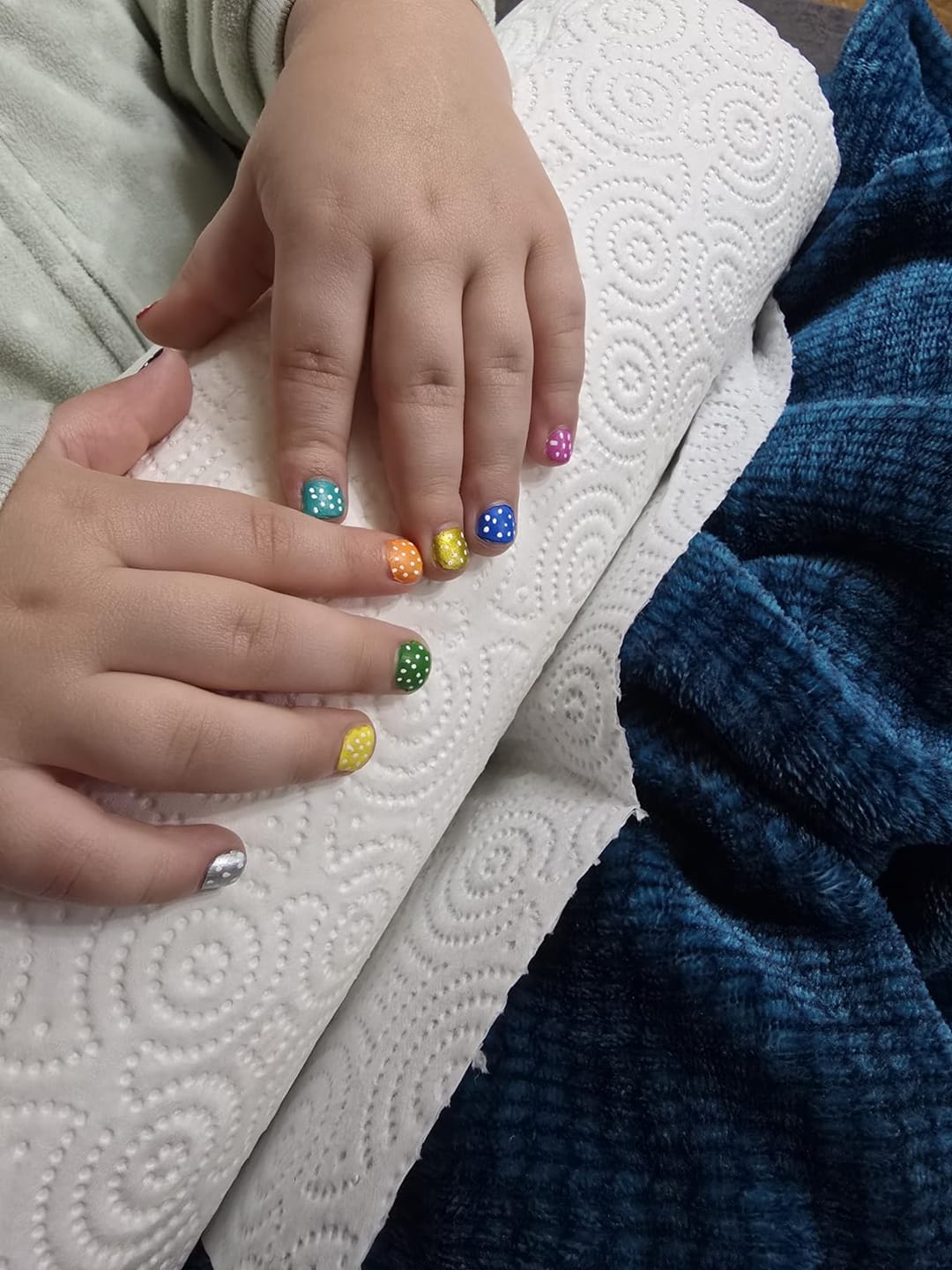 Customer photo review of 12 Colors Nail Marker Pen