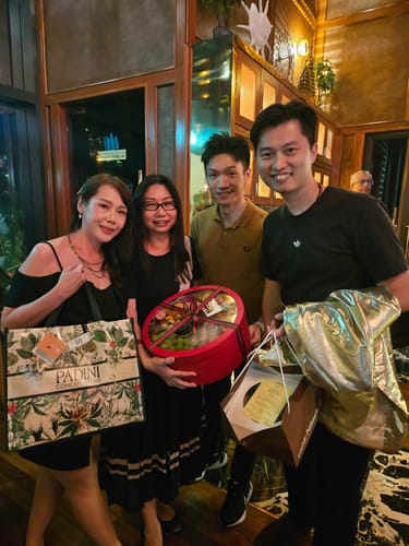 Customer photo review of Bentley Love Round Cheese Box (Available in KL & Selangor only)