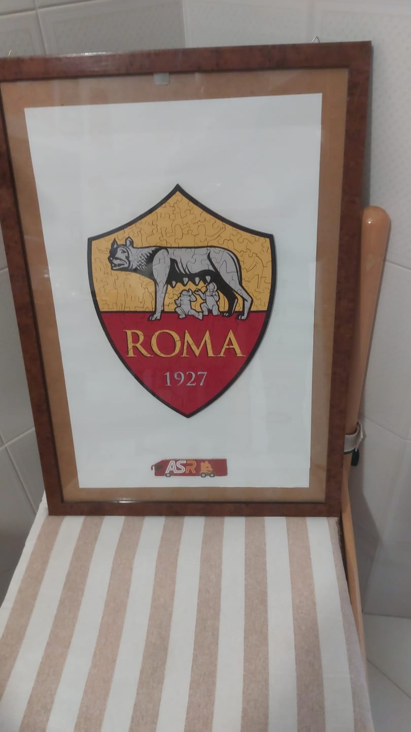 Customer photo review of Logo Roma® - Puzzle di Legno
