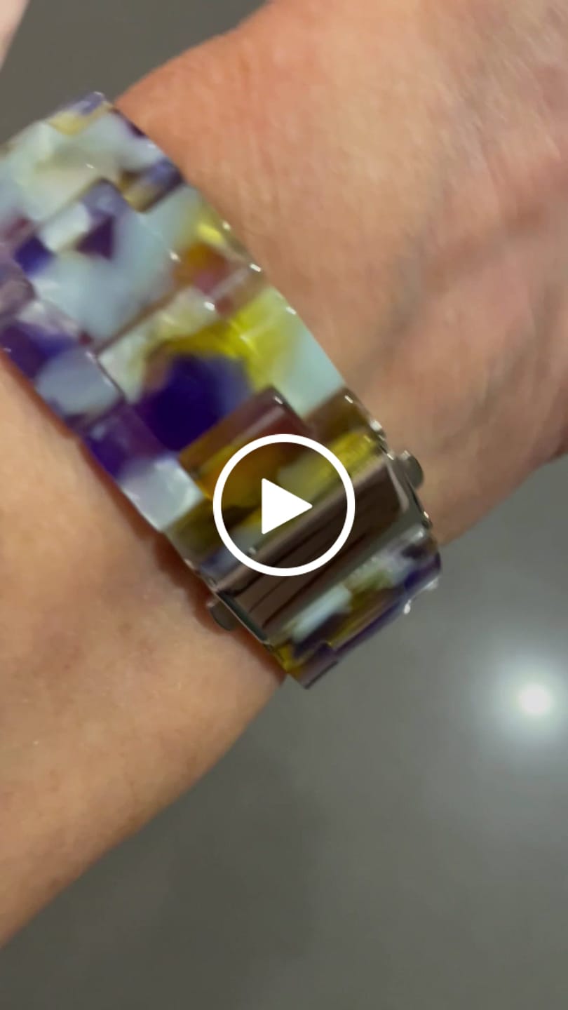 Customer video review of Perla Ceramic Strap