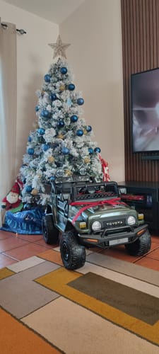 Reseña con foto de un cliente sobre Carro Elétrico para Criança TOYOTA FJ CRUISER 12v 4X4 Camel c/ RODAS DE BORRACHA & ASSENTO EM PELE