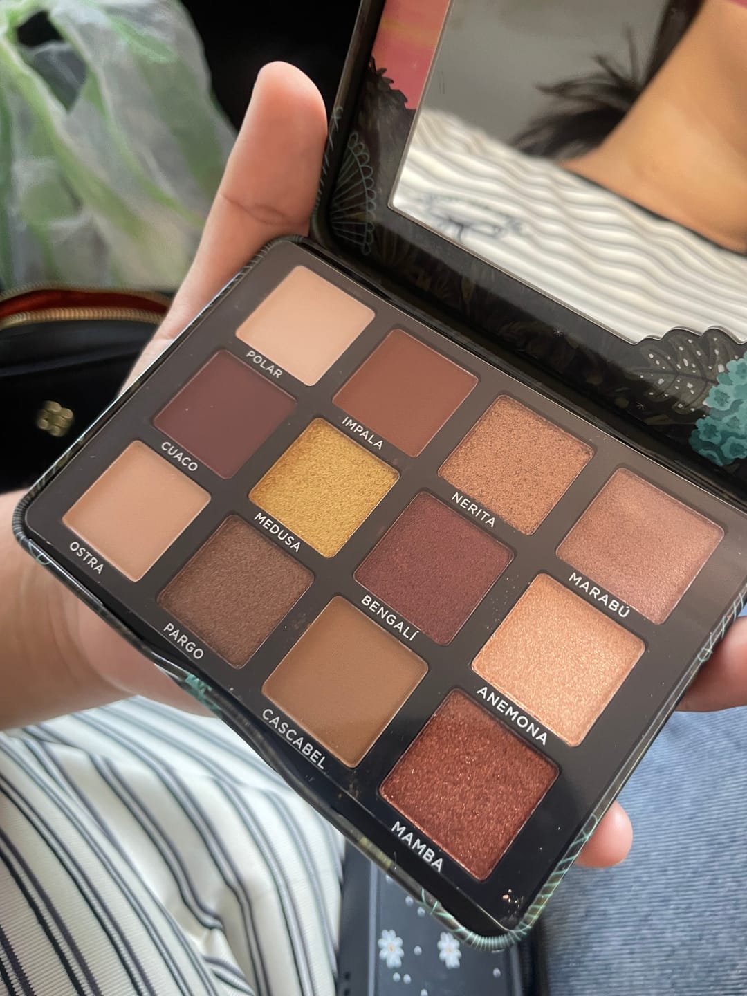Customer photo review of Set de Sombras Fauna con 12 tonos