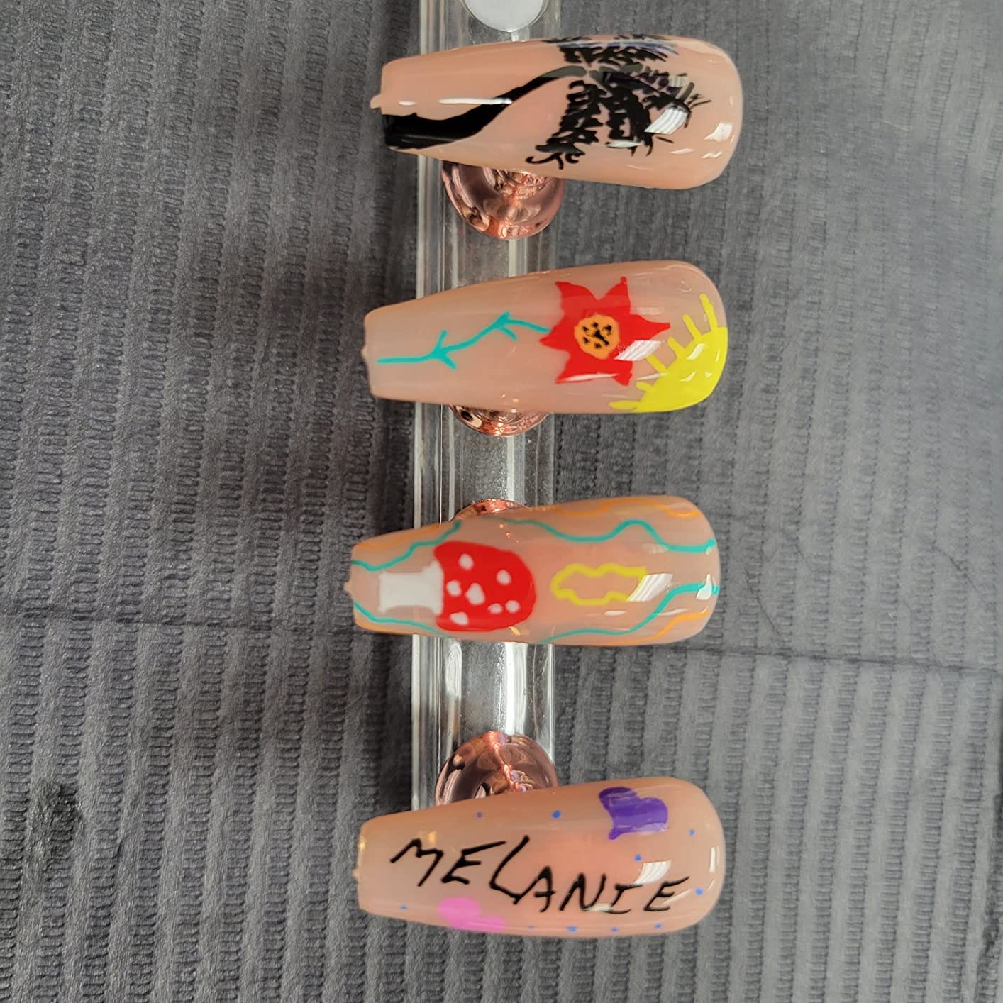 Customer photo review of 12 Colors Nail Marker Pen