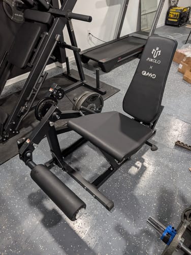 Customer photo review of TAWERET™  1:1 Cable Ratio Leg Extension and Curl Machine
