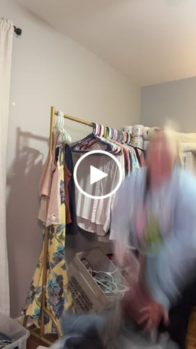 Customer video review of Preloved Abercrombie & Fitch Women's Apparel