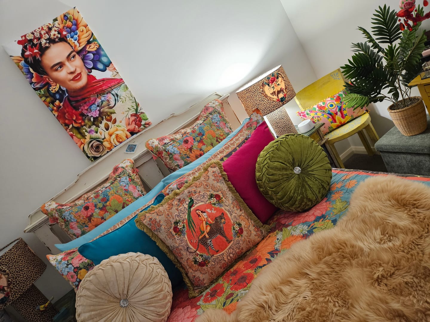 Customer photo review of Queen K Alice Vintage Pin-Up Cushion