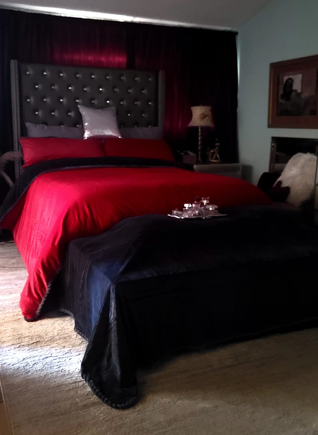Customer photo review of Amorgos Fine Velvet Bedding Set