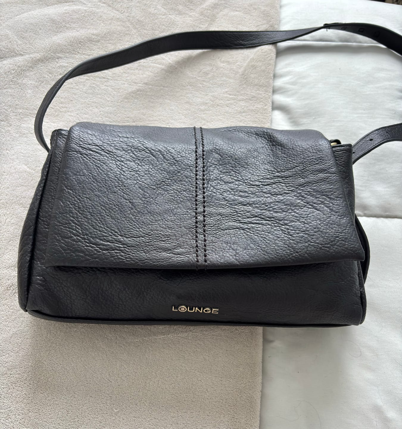Customer photo review of Cartera Bandolera Diseño Costuras