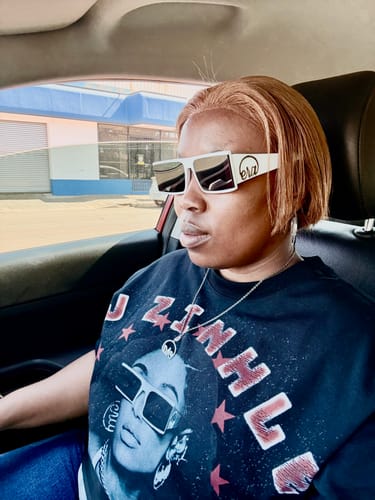 Customer photo review of Bestie Star Power Tee – Zee Nation Fest Edition (BLACK)