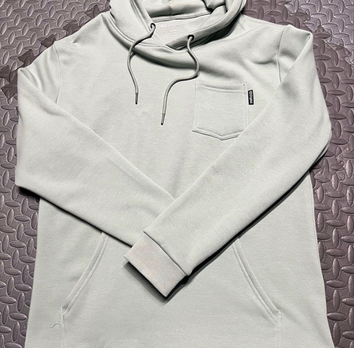Customer photo review of 021 ESSENTIAL DROP-CUT HOODIE