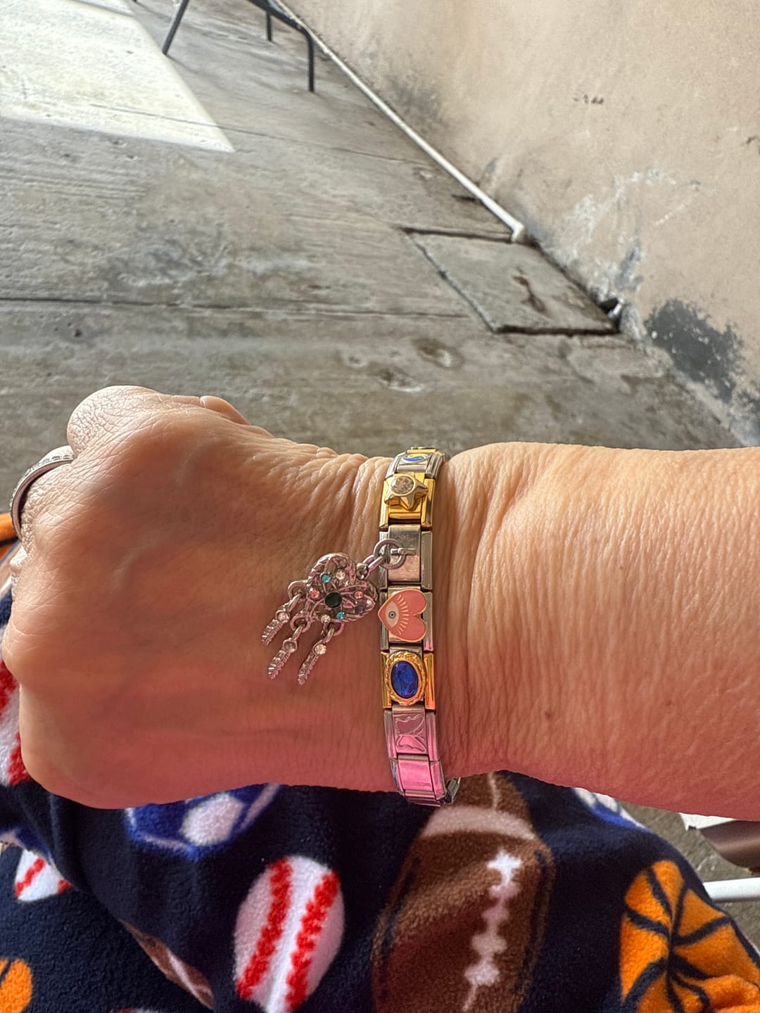 Customer photo review of Charm Estrella brillo