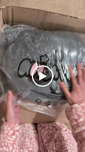 Customer video review of ATEEZ - MIGHTEEZ BIG FACE CUSHION WITH PHOTOCARD