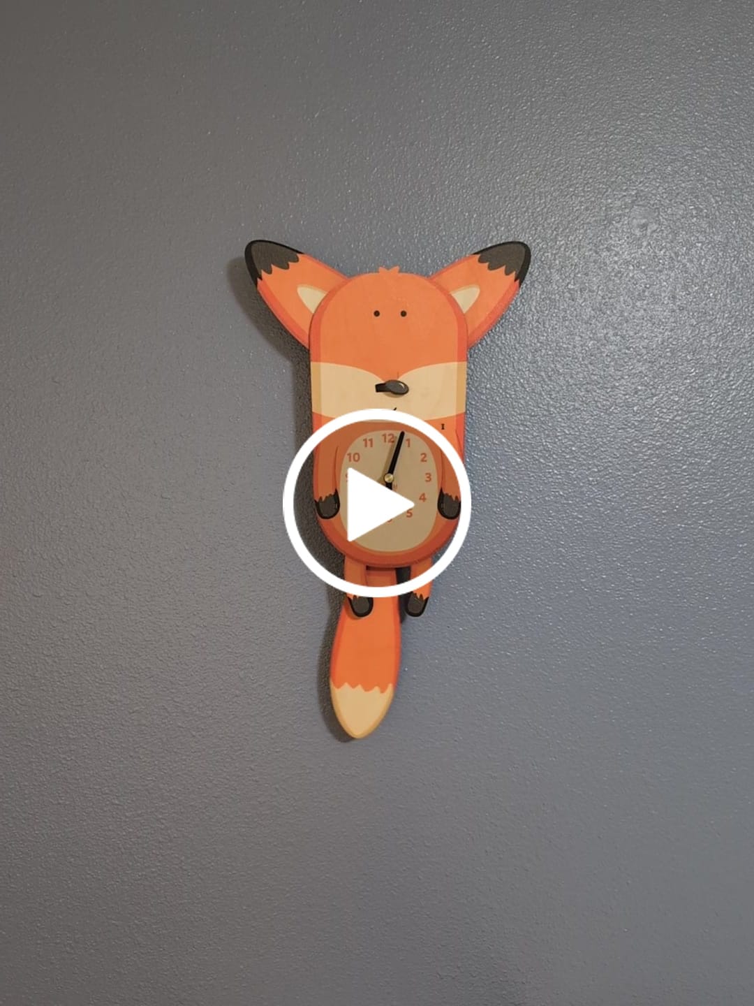 Customer video review of Hunter the Fox Pendulum Clock