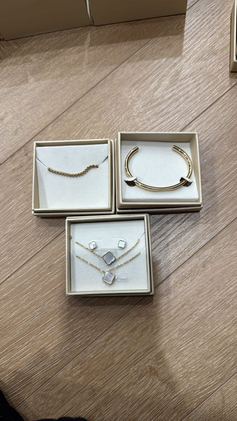 Customer photo review of Flora Gold White Set
