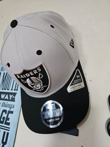 Customer photo review of 9SEVENTY Las Vegas Raiders Stone Black 2-Tone Stretch Snapback