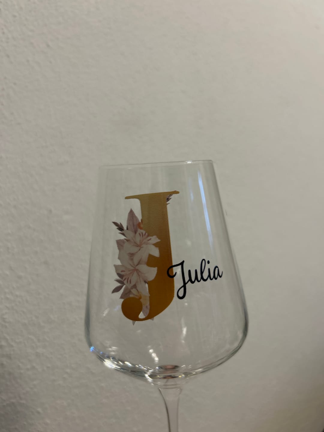 Customer photo review of Blume - Personalisiertes Weinglas mit Initiale und Namen für Dich und deine Freundinnen