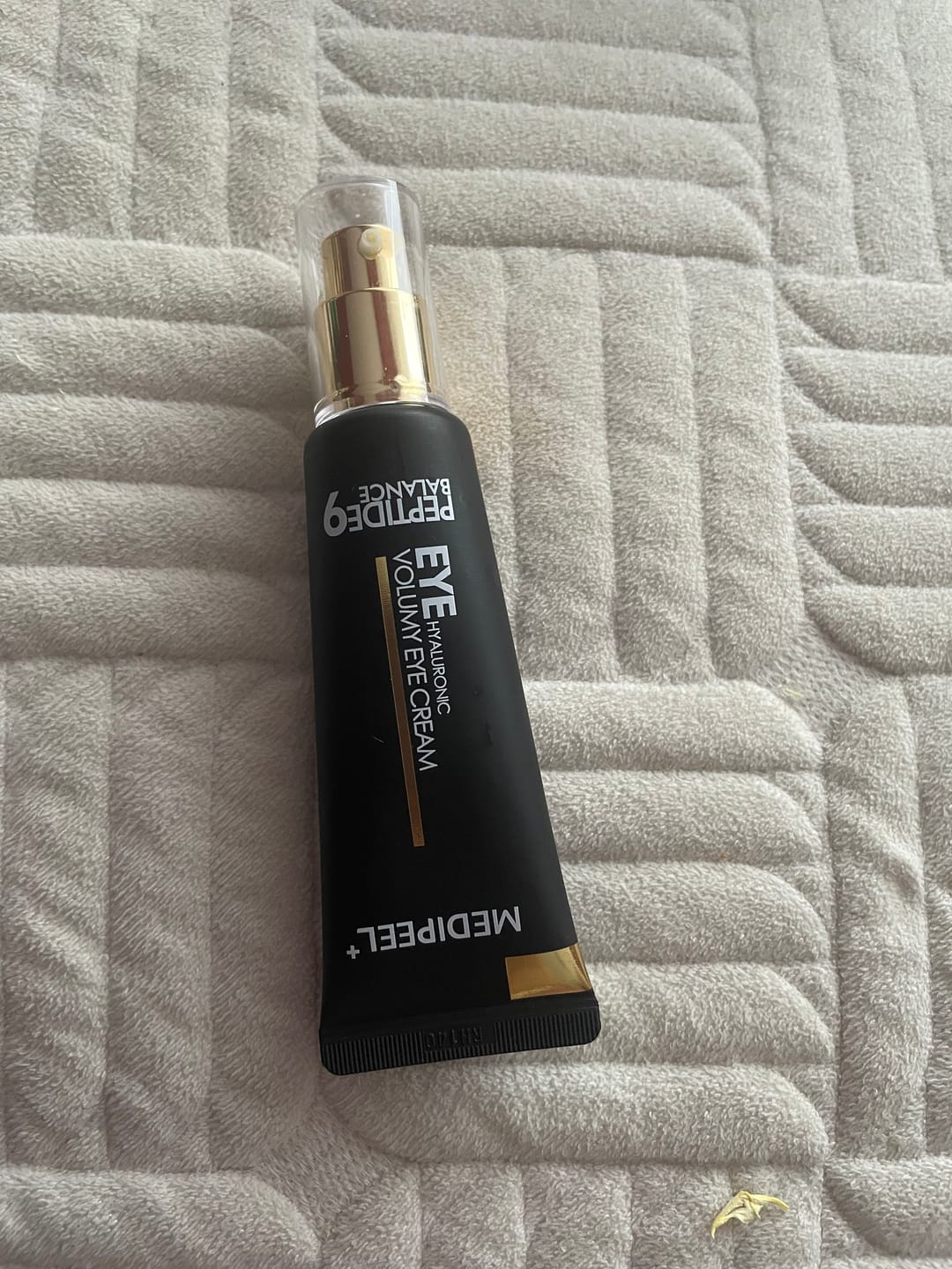Customer photo review of Pretnovecošanas krēms priekš acu plakstiņiem ar peptīdiem Medi-Peel Peptide Balance 9 Eye Hyaluronic Volumy Eye Cream