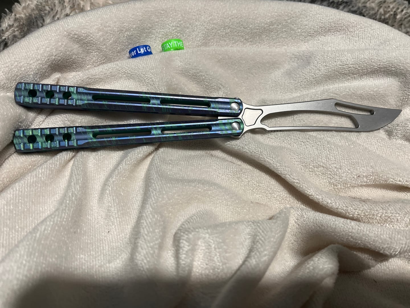 Customer photo review of theone JK orca  killer whale clone Titanium alloy-handle stainless steel blade