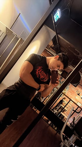 Customer photo review of SHORTSLEEVE COMPRESSION T-SHIRT - RED CRAZE / BLACK