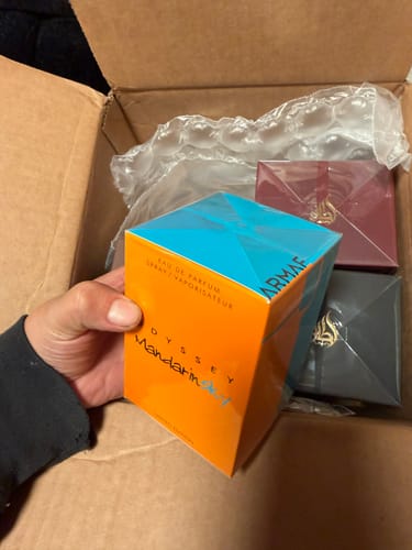 Customer photo review of Armaf Odyssey Mandarin Sky Limited Edition Eau de Parfum Spray for Men