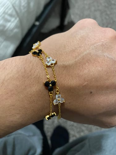 Customer photo review of WHITE CLOVER BRACELET | 18K Gold